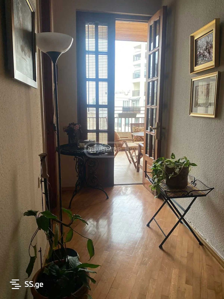 a.razmadze st. - 5 rooms