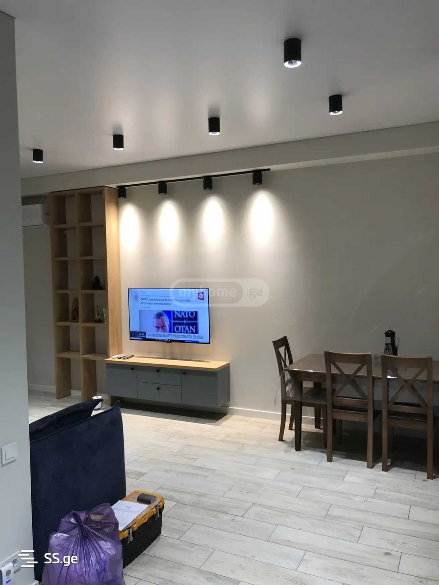 a.wereTlis avenue 0 - 2 rooms