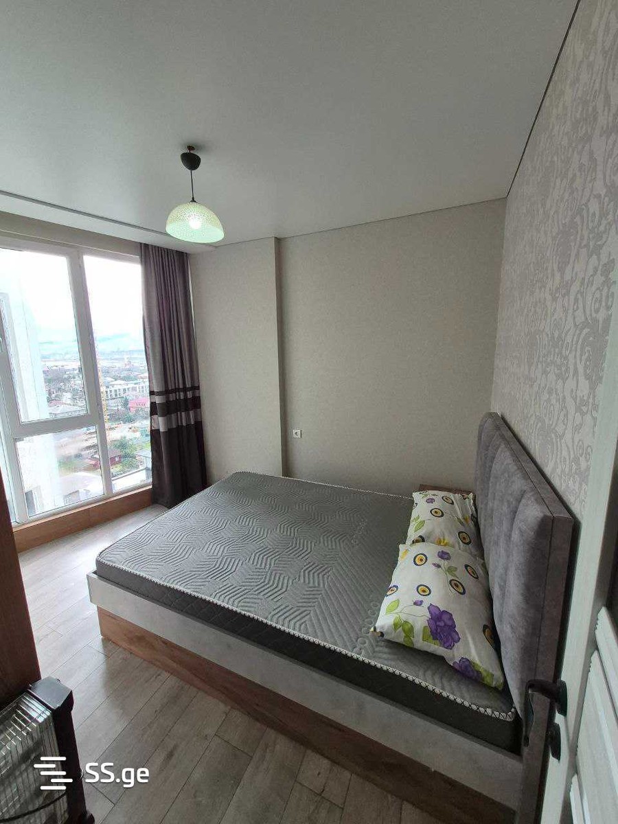 R. Nizharadze st. 9 - 3 rooms