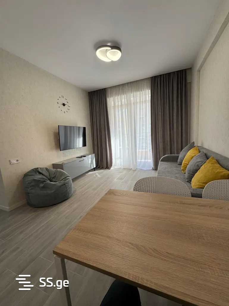 Bob walsh st. - 2 rooms