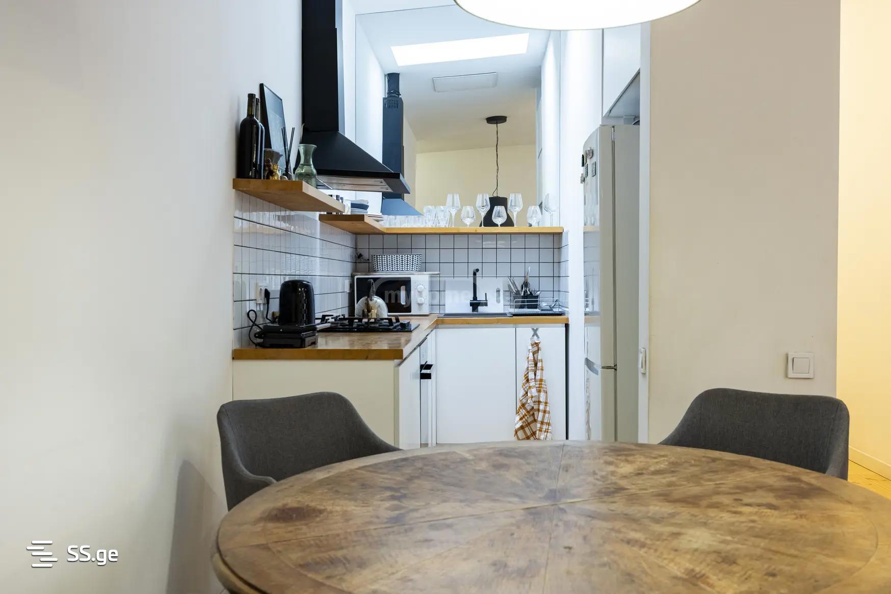 janashia st. - 3 rooms