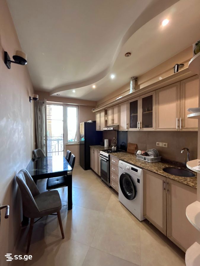 Sh. Rustaveli Ave. 46 - 3 rooms