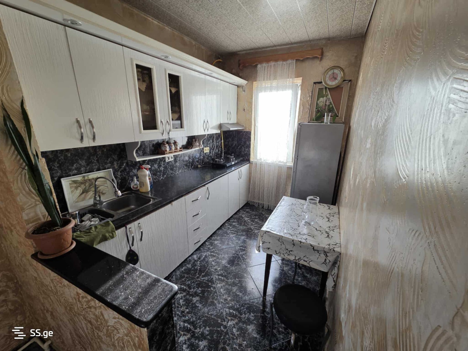 94 - 3 rooms