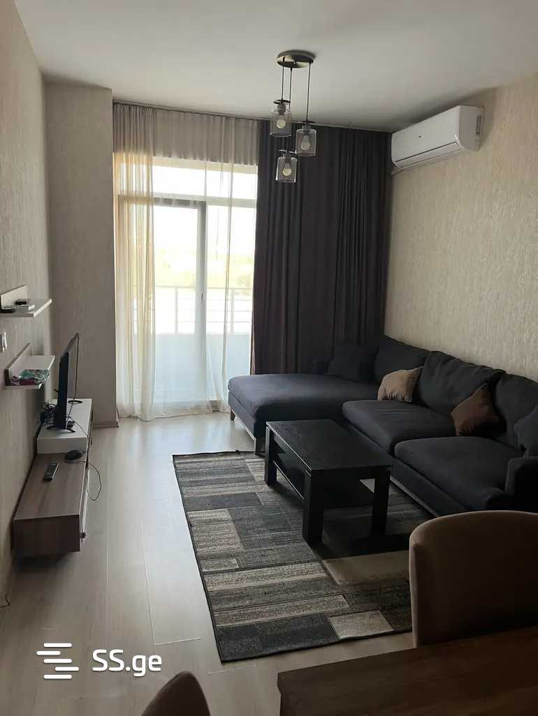 Bob walsh st. - 3 rooms