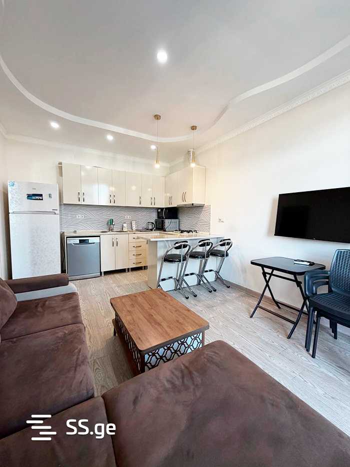 Leonidze st. 2 - 3 rooms