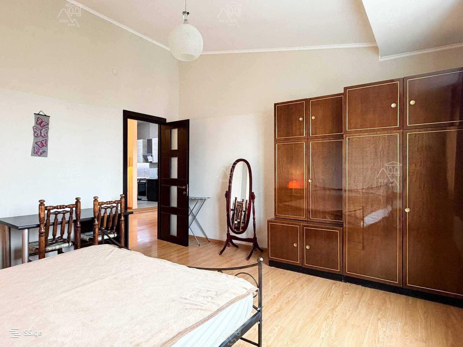 Квартира i. abashidze st. 27