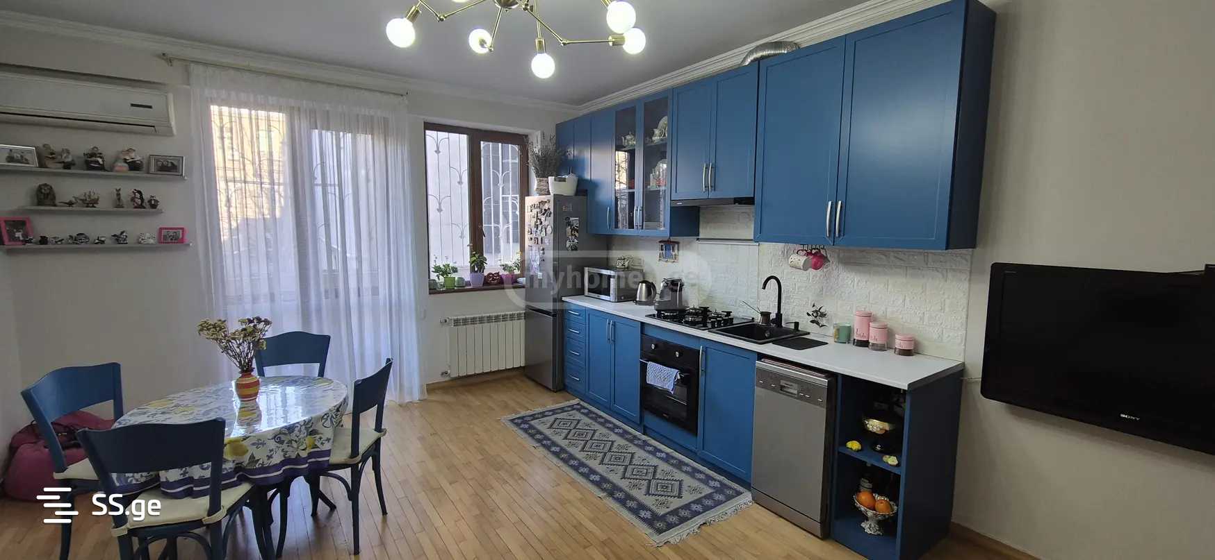 Квартира cinamdzgrishvili st.