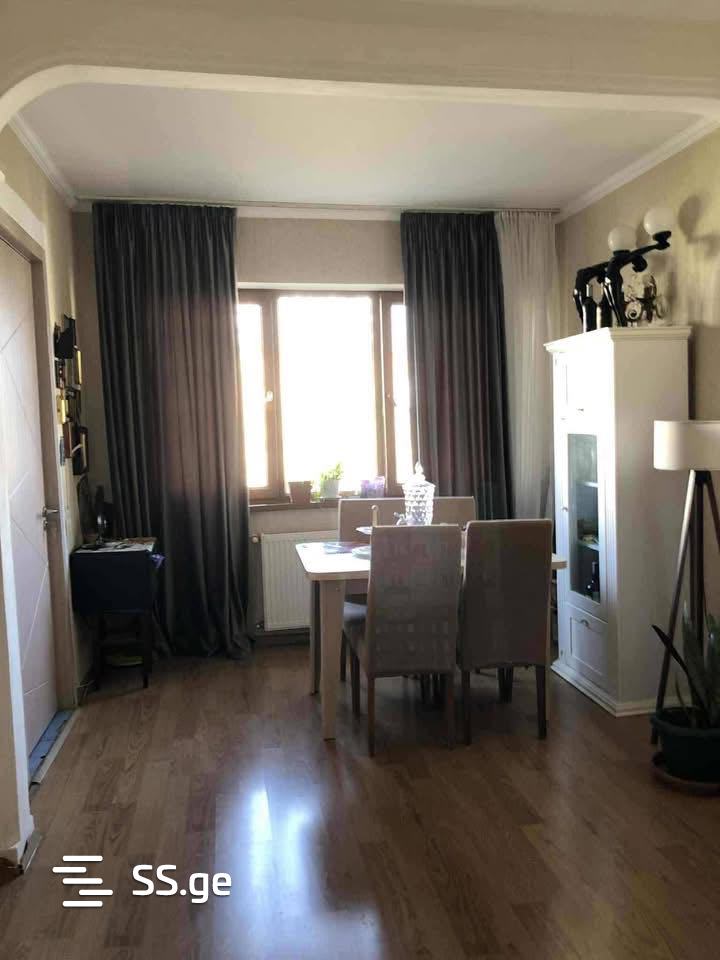 trialeti st. 46 - 3 rooms