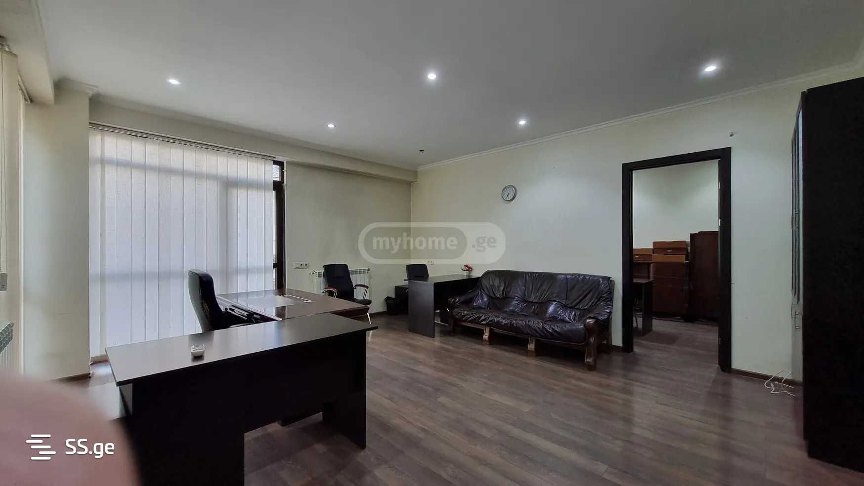 Квартира j. nadiradze