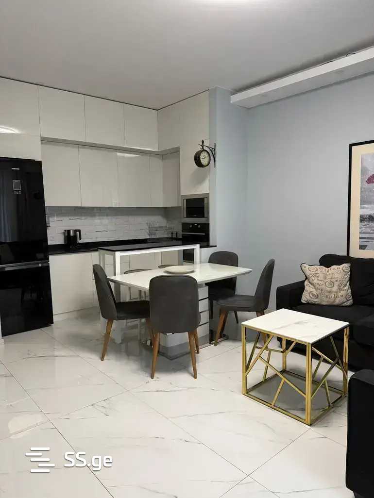 Квартира 13 asureli mamis st.