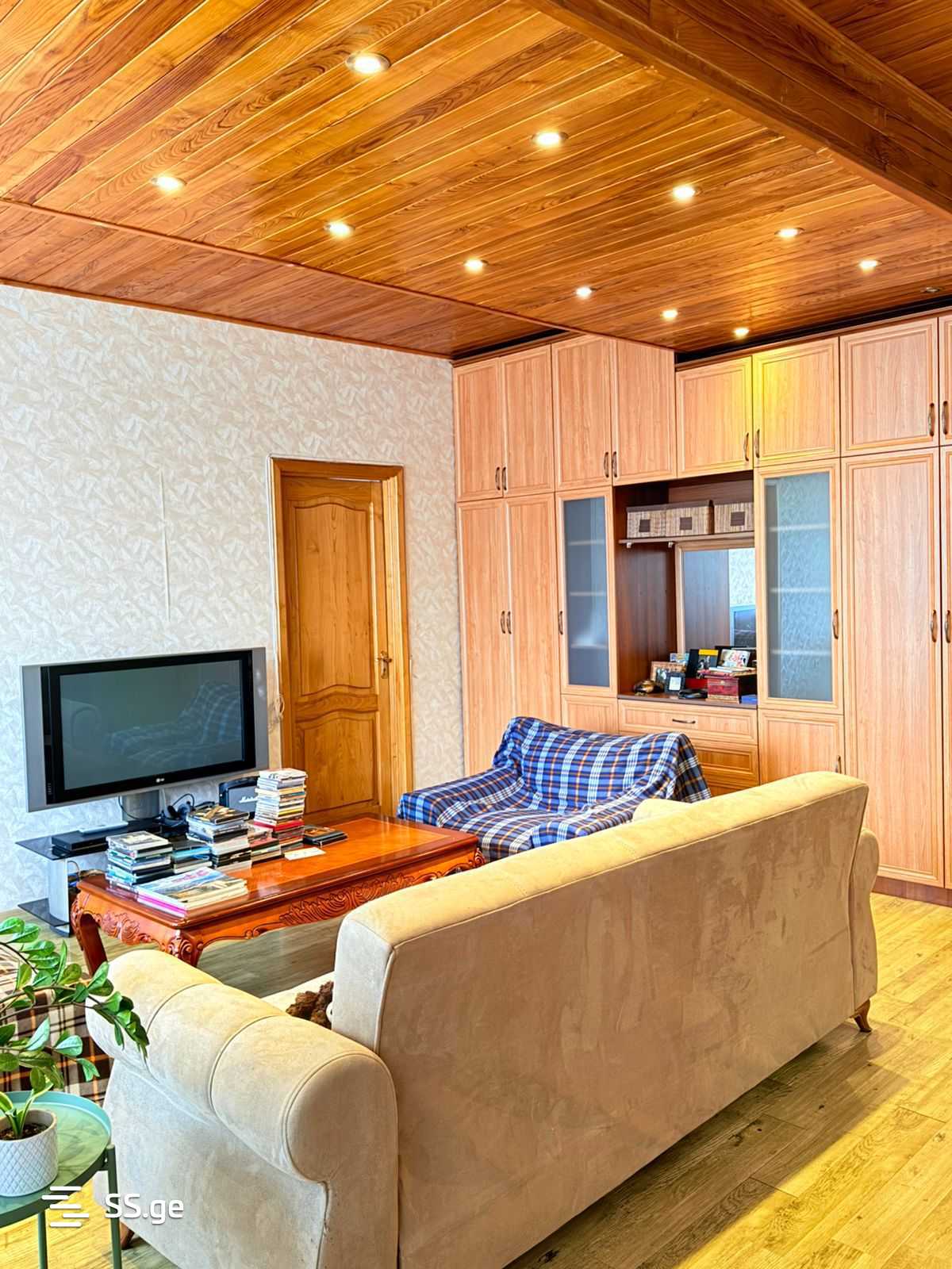 panaskerteli st. - 5 rooms