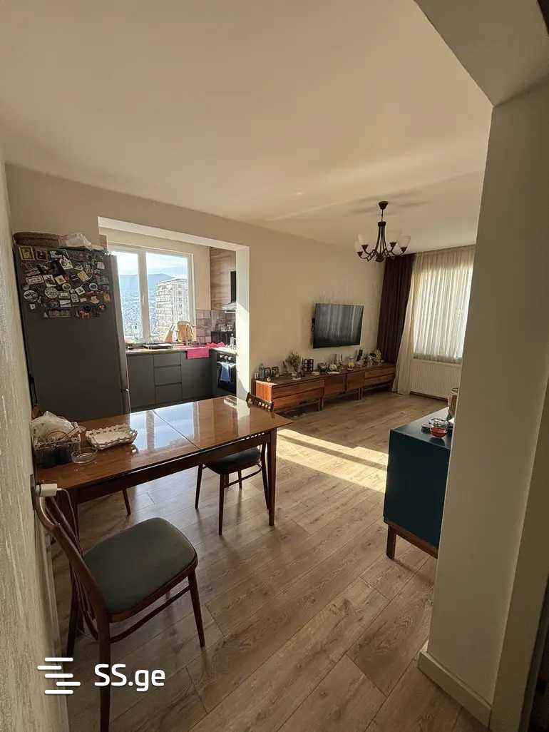 Avto Varazi st. 0 - 3 rooms