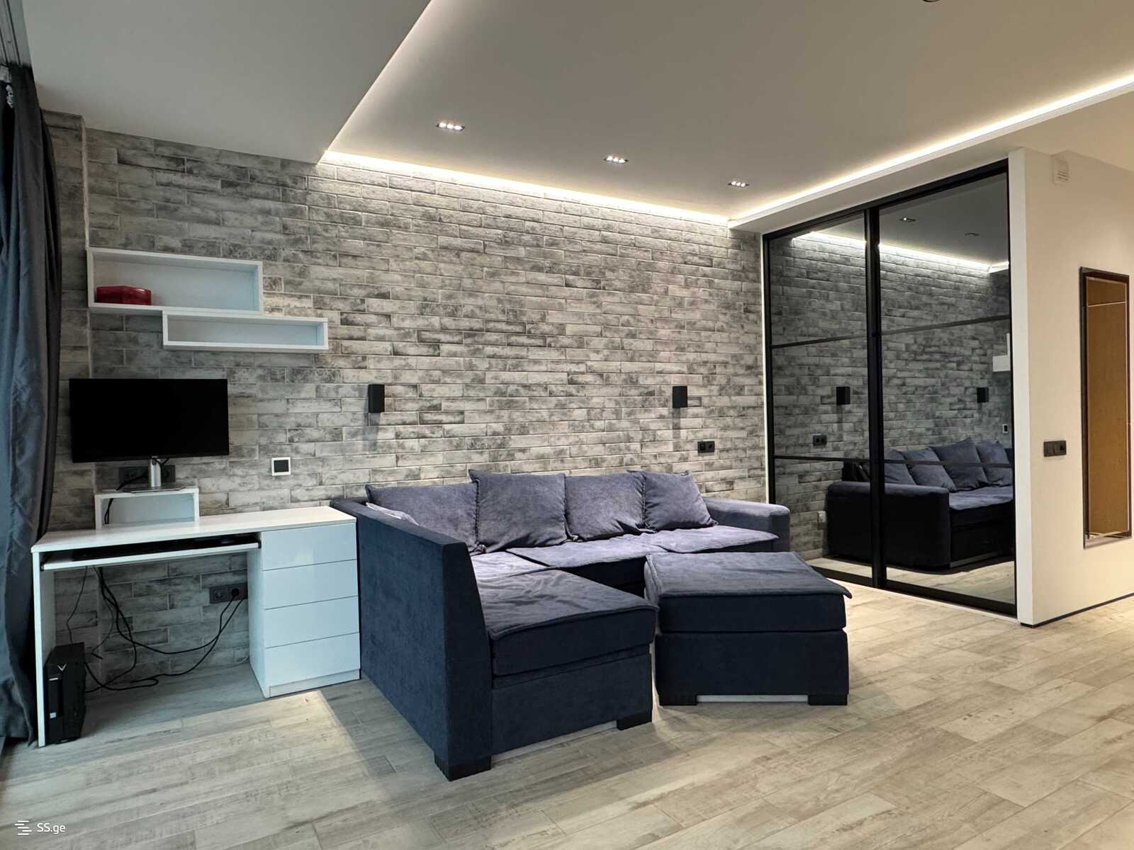 Lech and Maria Kaczynski street 8 - 1 rooms