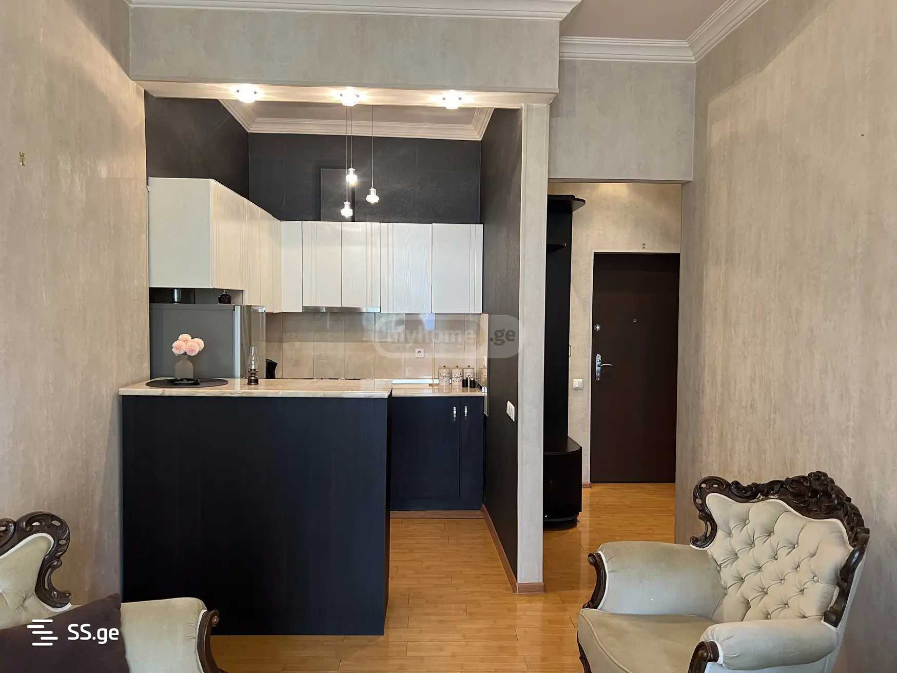 Квартира pekini st.