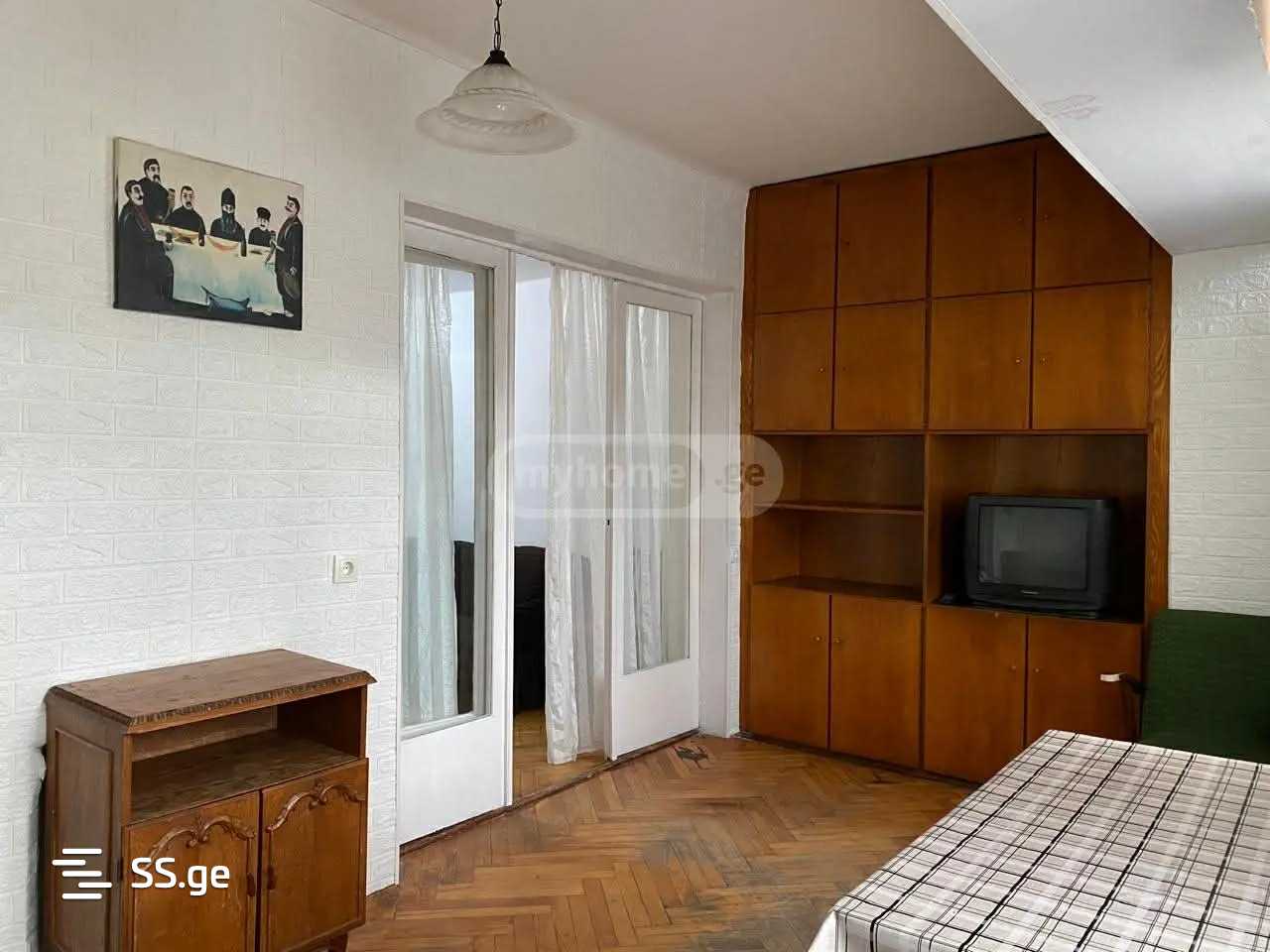 Квартира Ts. Dadiani st. (nadzaladevi)