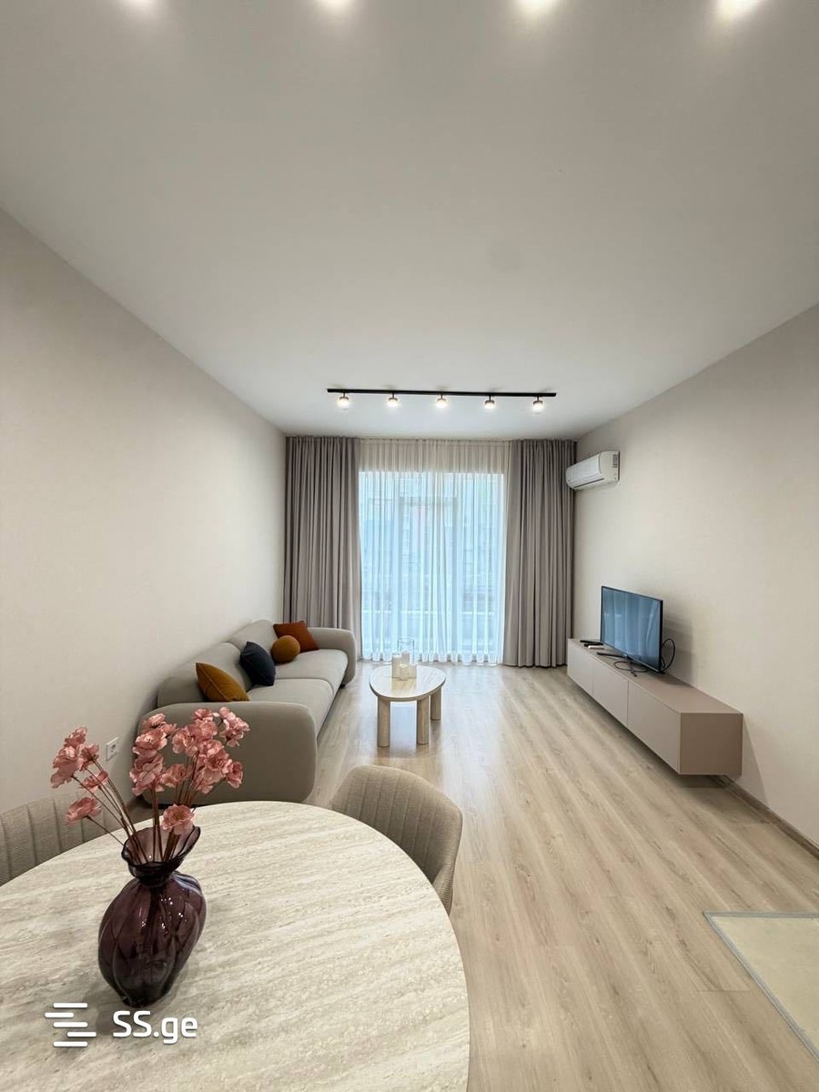 Bob walsh st. - 3 rooms