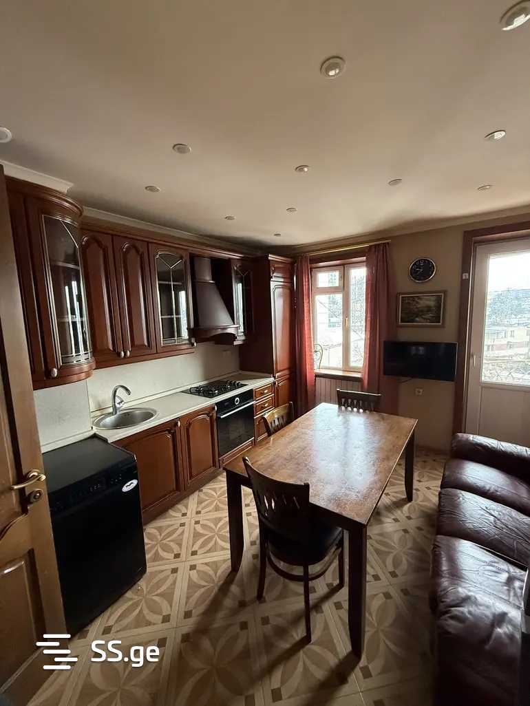 V. Topuridze st. - 4 rooms