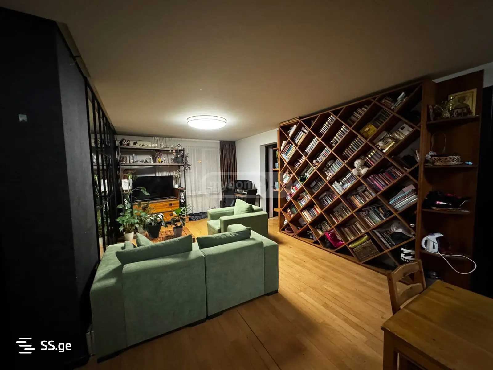 sairme st. - 4 rooms