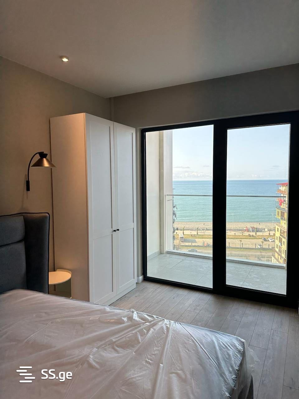 D. Mamuladze st. 27 - 3 rooms