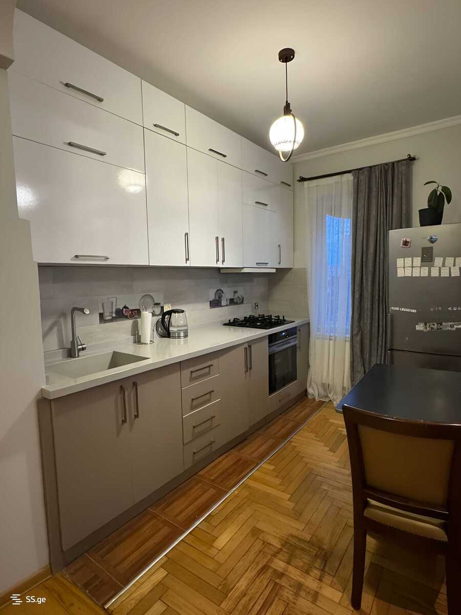 Vazha-Pshavela st. 100 - 3 rooms