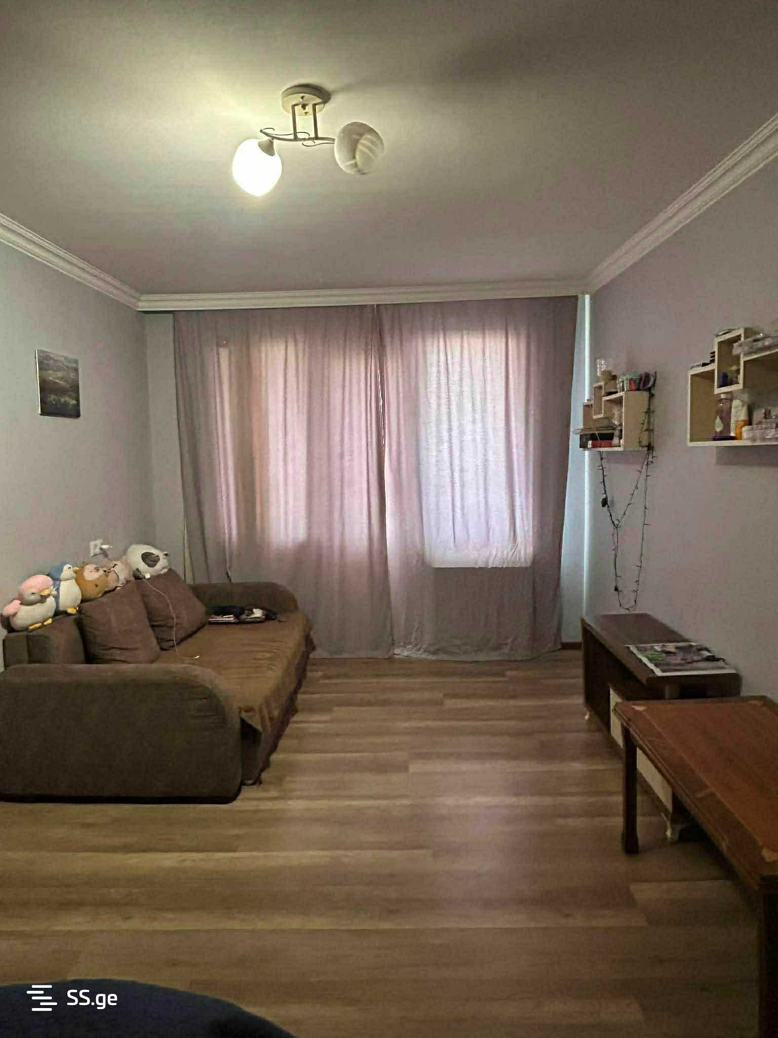 b. Khmelnytskyi II 4 - 1 rooms