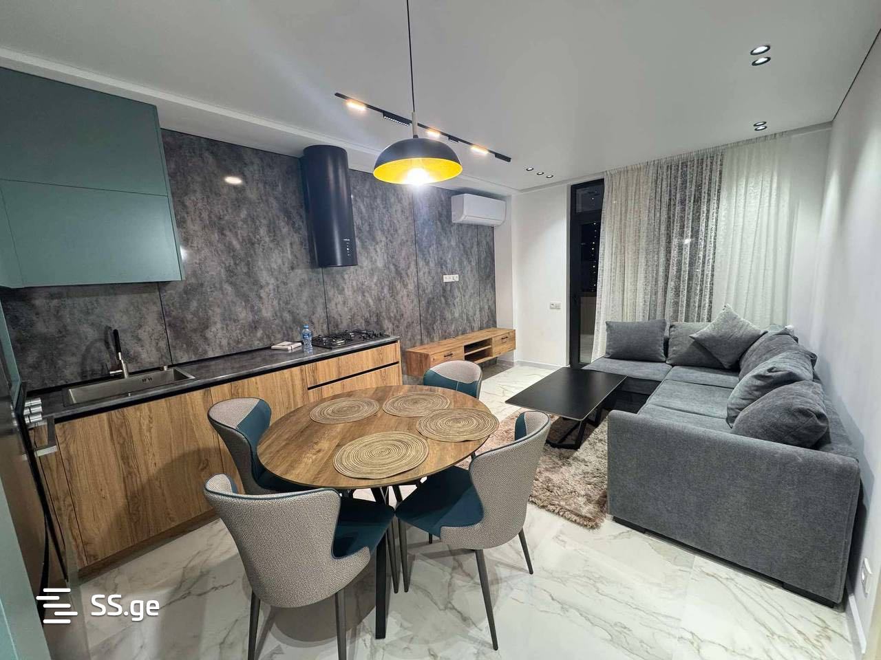 Sh. Rustaveli Ave. 10 - 3 rooms