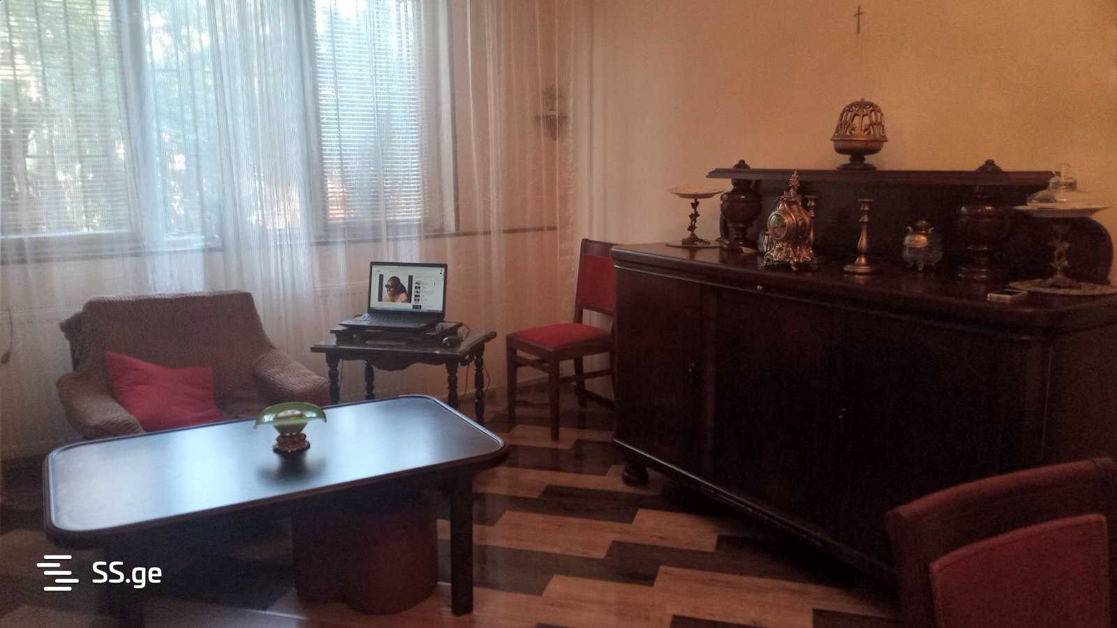 barnovi st. 1 - 3 rooms