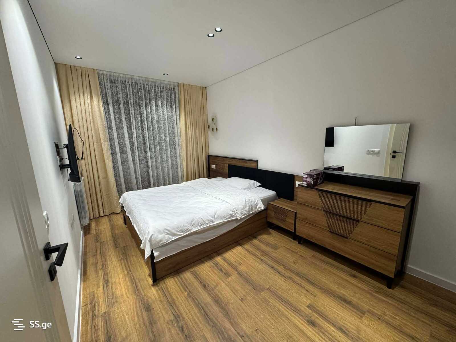 Sh. Rustaveli Ave. 10 - 3 rooms