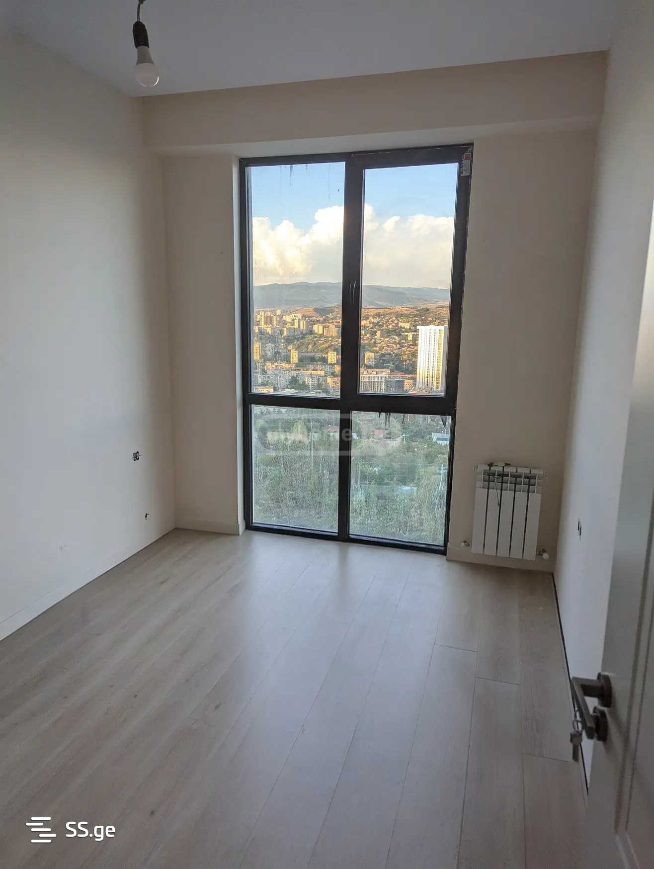 V. Topuridze st. - 3 rooms