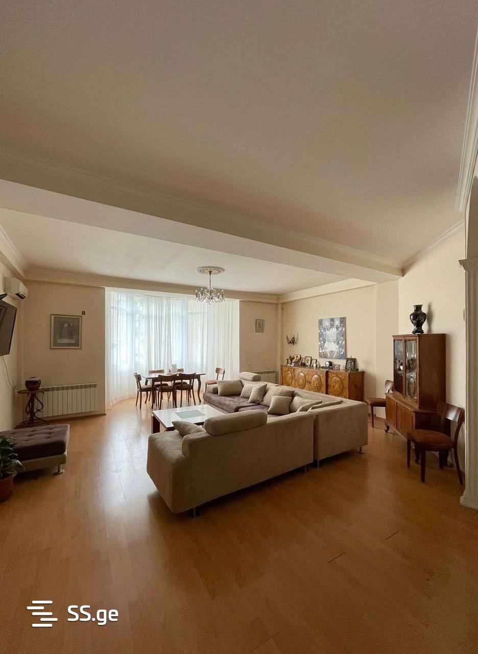 zurab zhvania square - 3 rooms