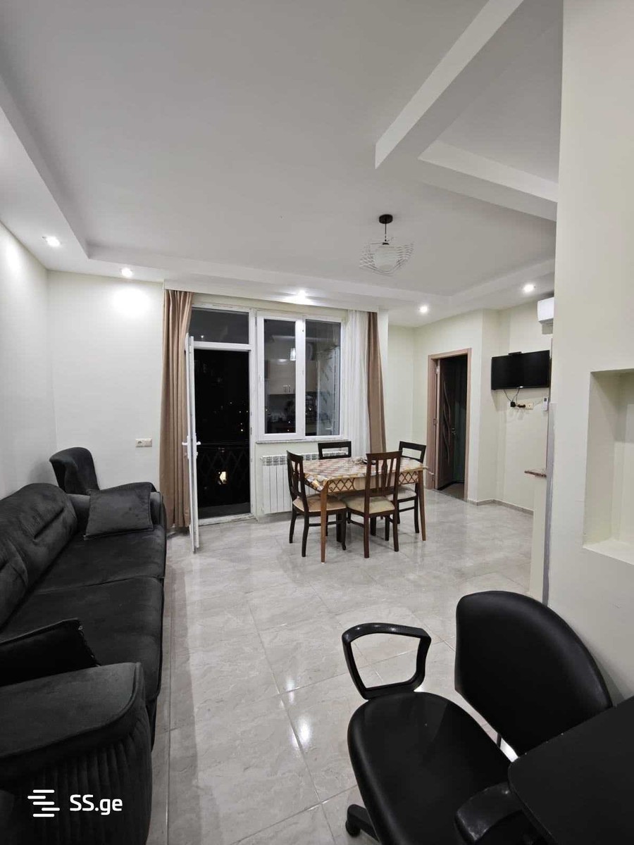 university st. - 3 rooms