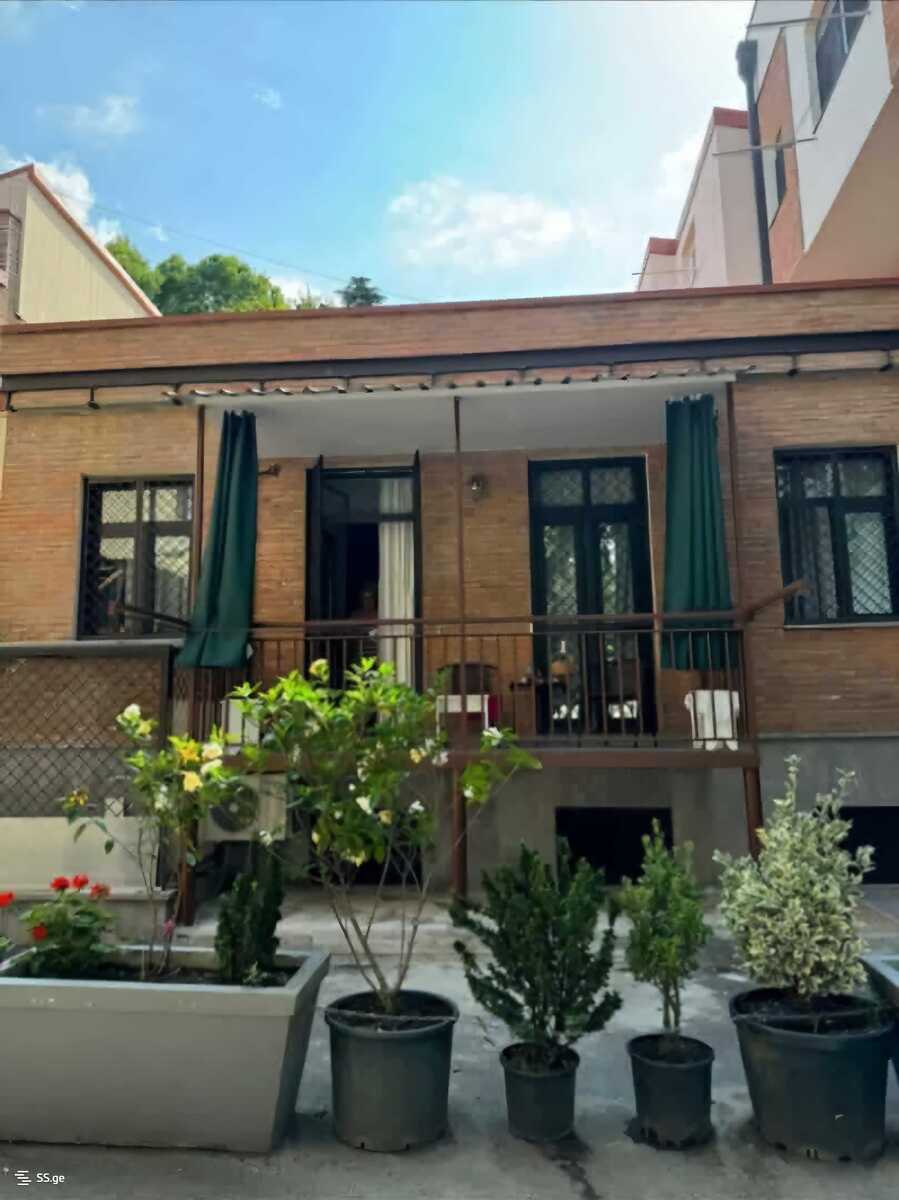 Квартира erekle II st.