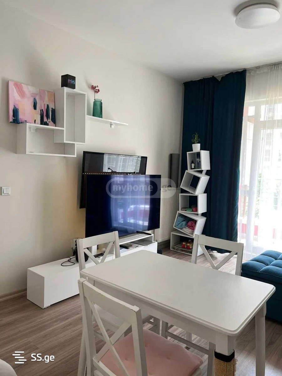 Bob walsh st. - 2 rooms