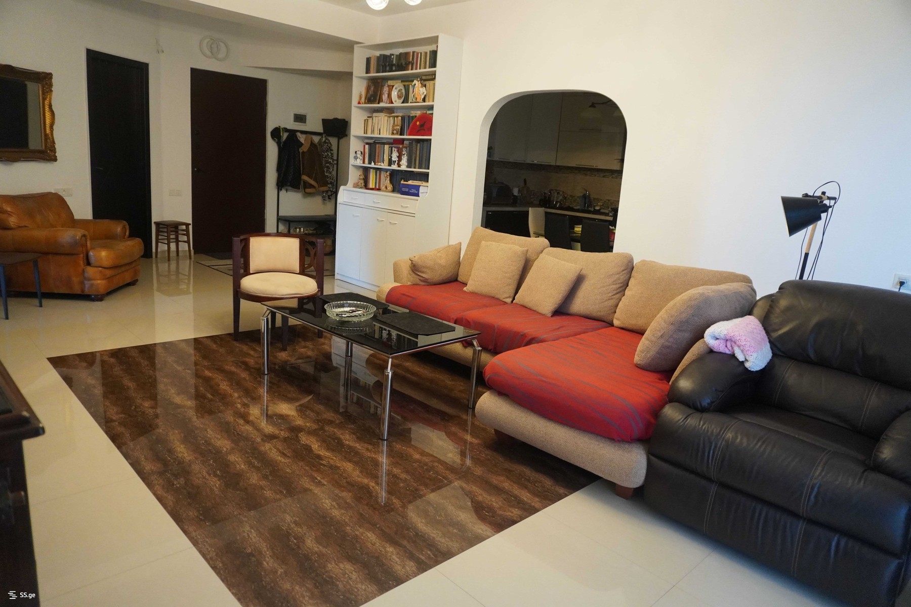 Kosmonavtebi coast - 3 rooms