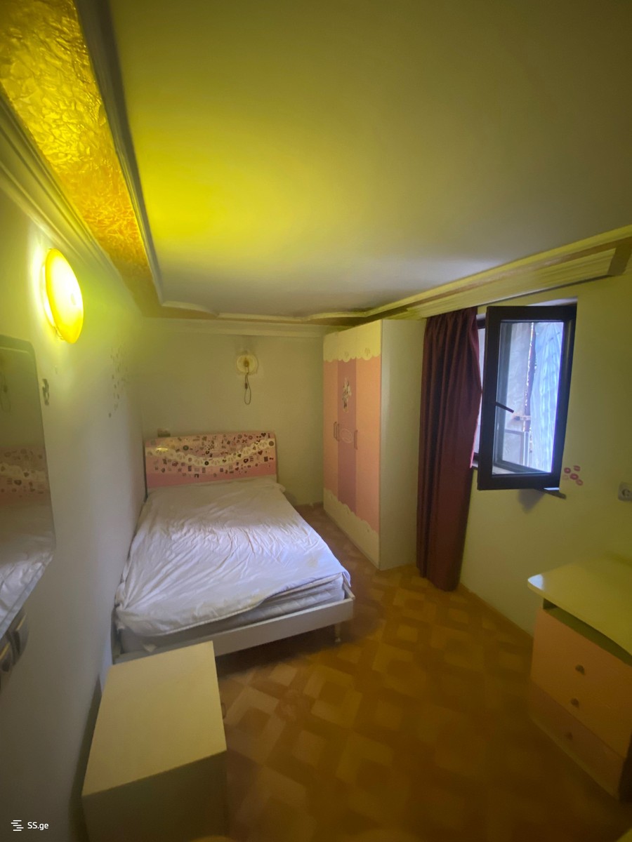 Gogebashvili st. 44 - 5 rooms