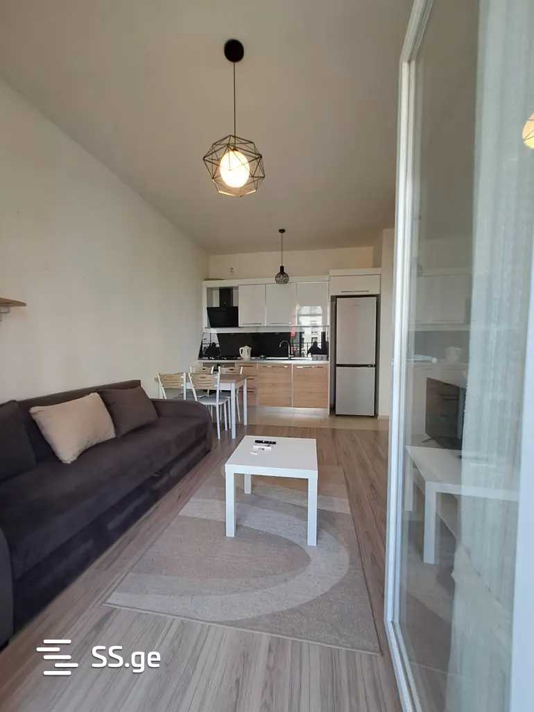 Bob walsh st. - 2 rooms