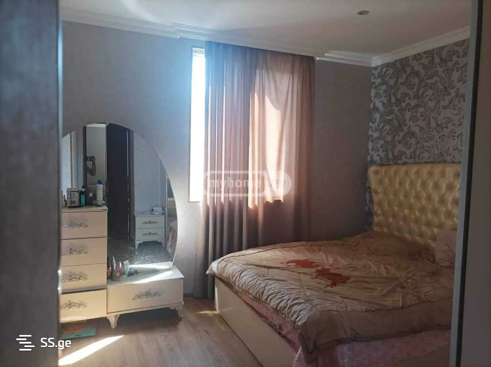 vaja pshavela I chikhi - 3 rooms