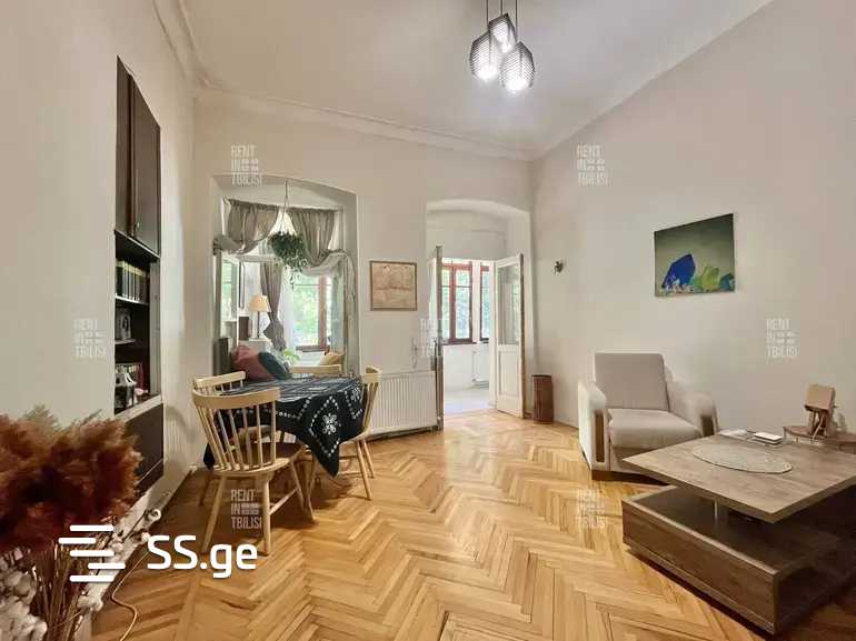 Квартира Ts. Dadiani st. (nadzaladevi)