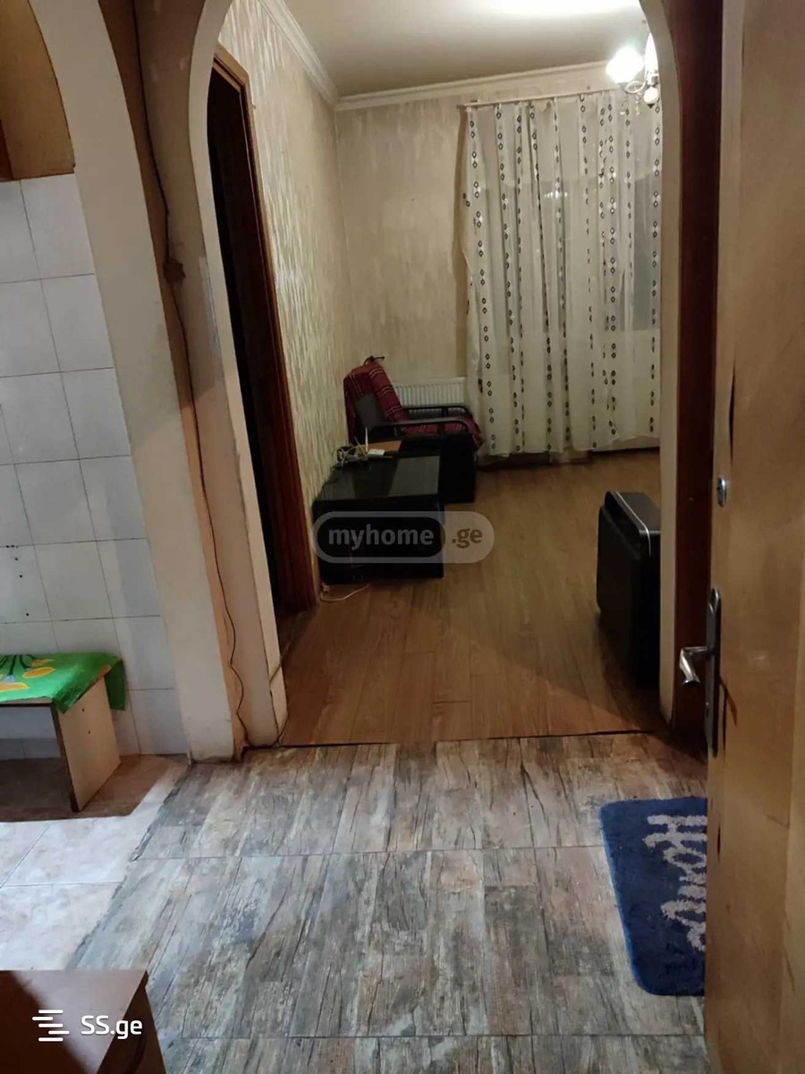 chkondideli st. 22 - 2 rooms