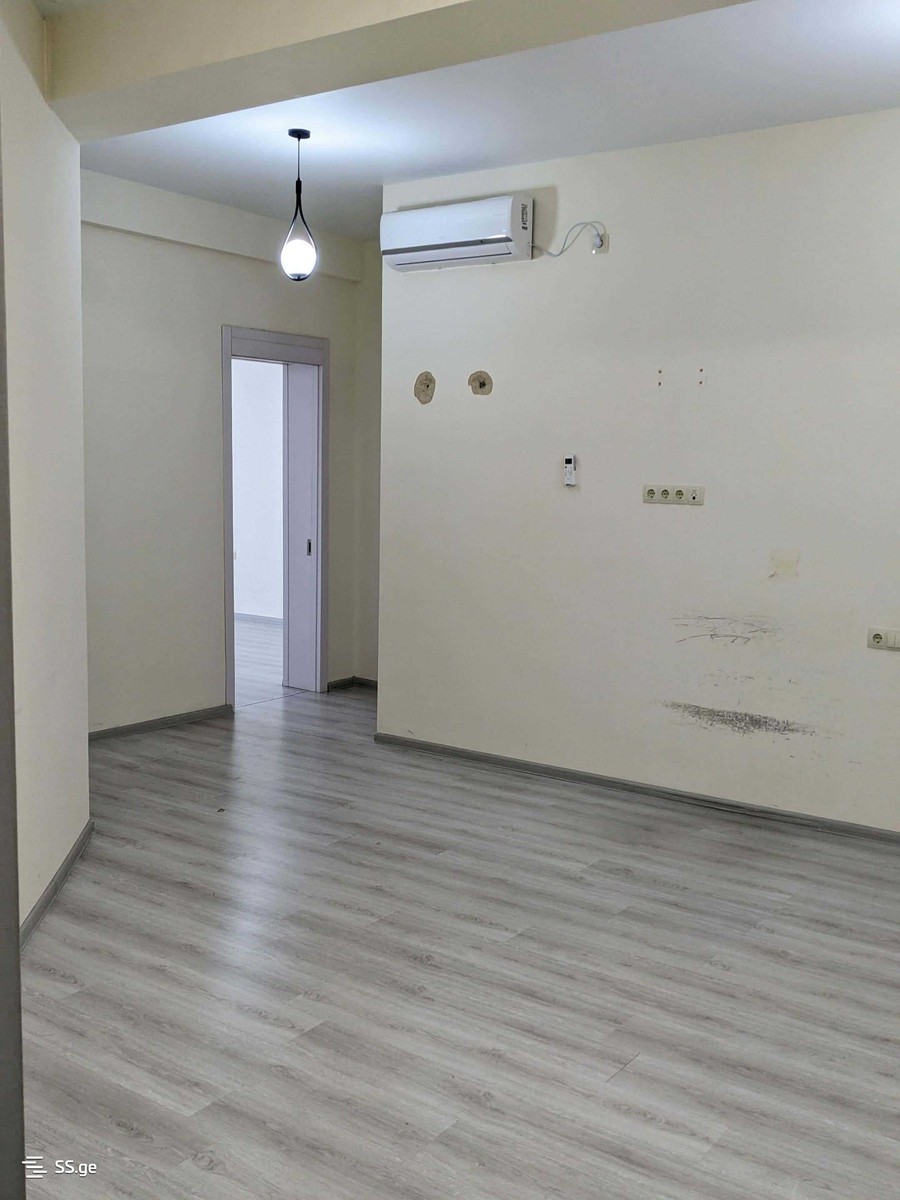 mirotadze st. 10 - 4 rooms