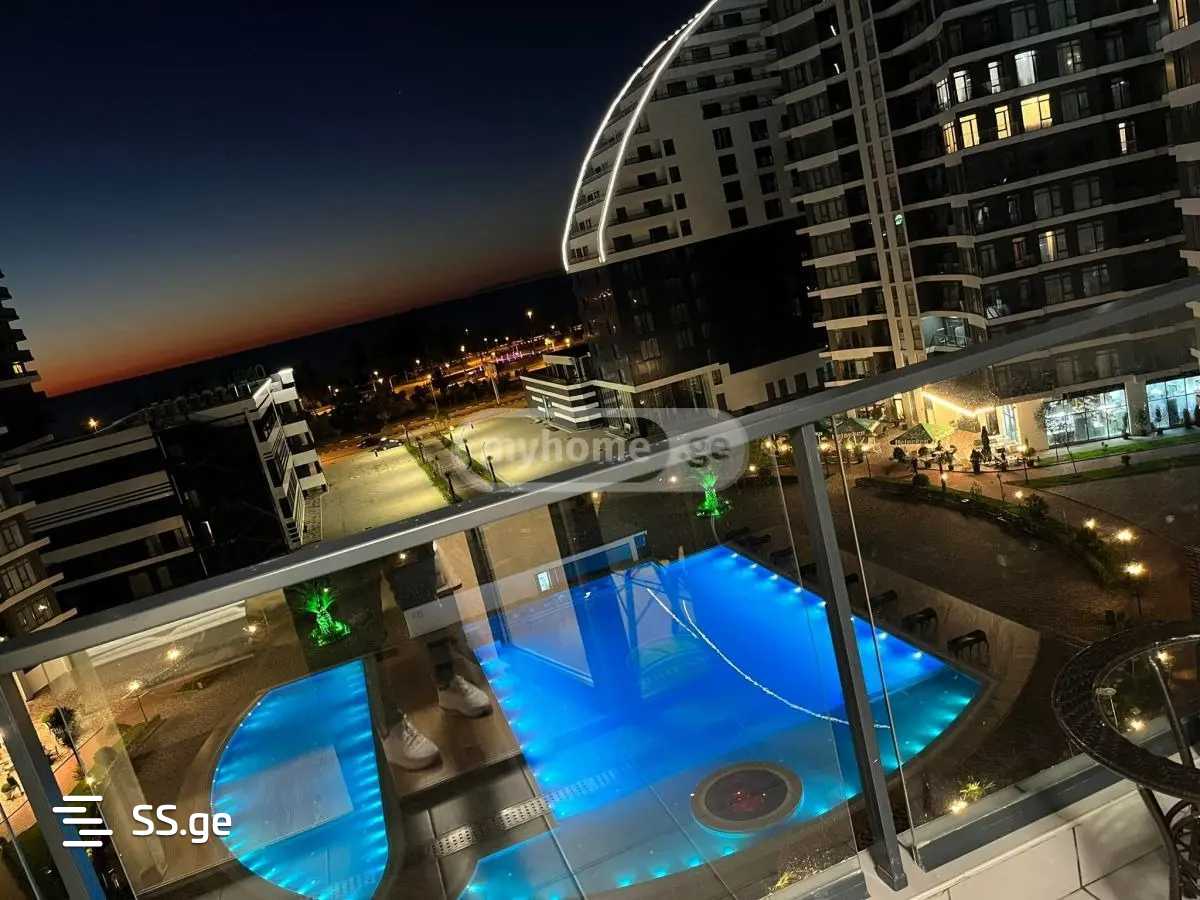 Lech and Maria Kaczynski street 0 - 1 rooms