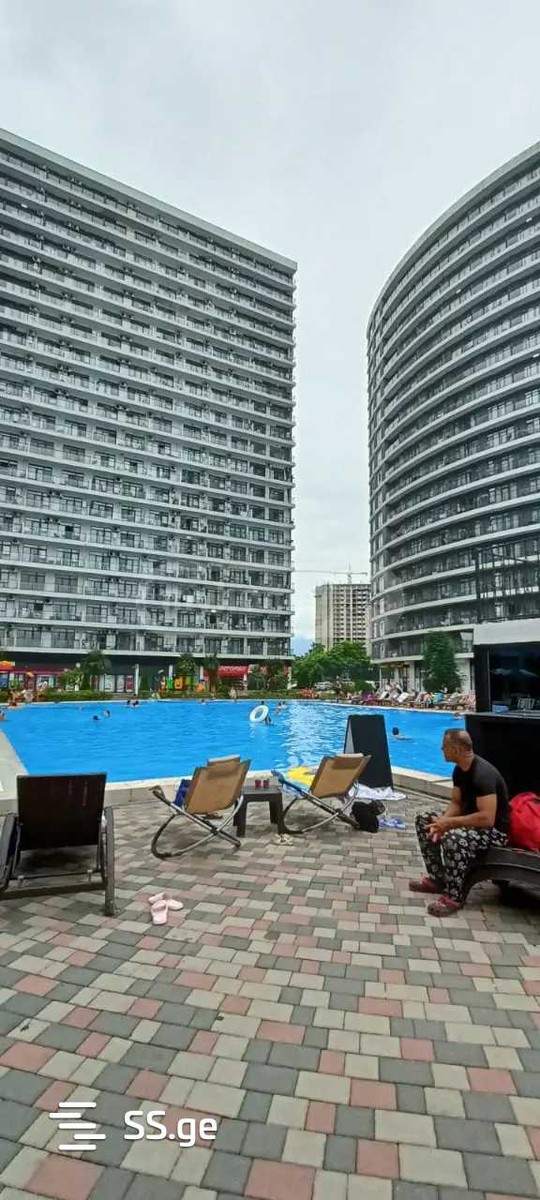 Lech and Maria Kaczynski street 0 - 1 rooms