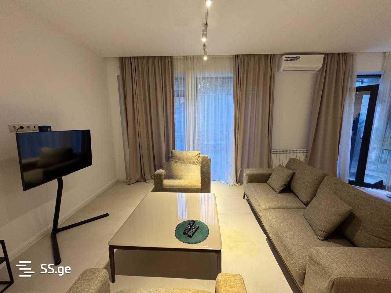 barnovi st. 82 - 3 rooms