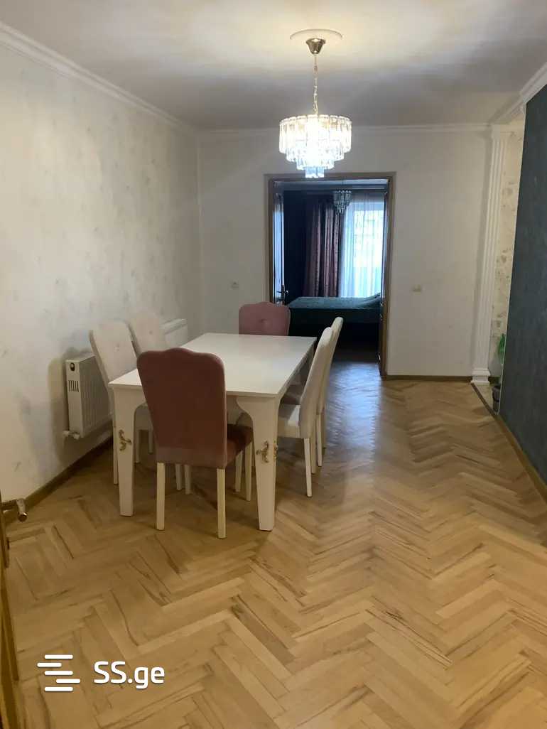 a.wereTlis avenue - 4 rooms