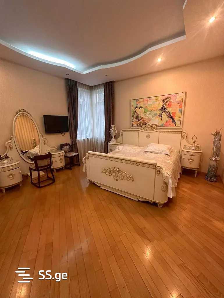 E.Magalashvili st. - 4 rooms