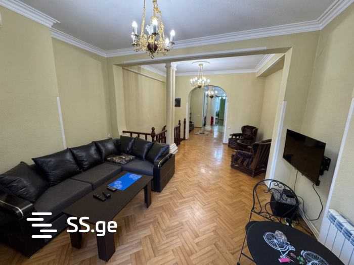 bakhtrioni st. 37 - 3 rooms