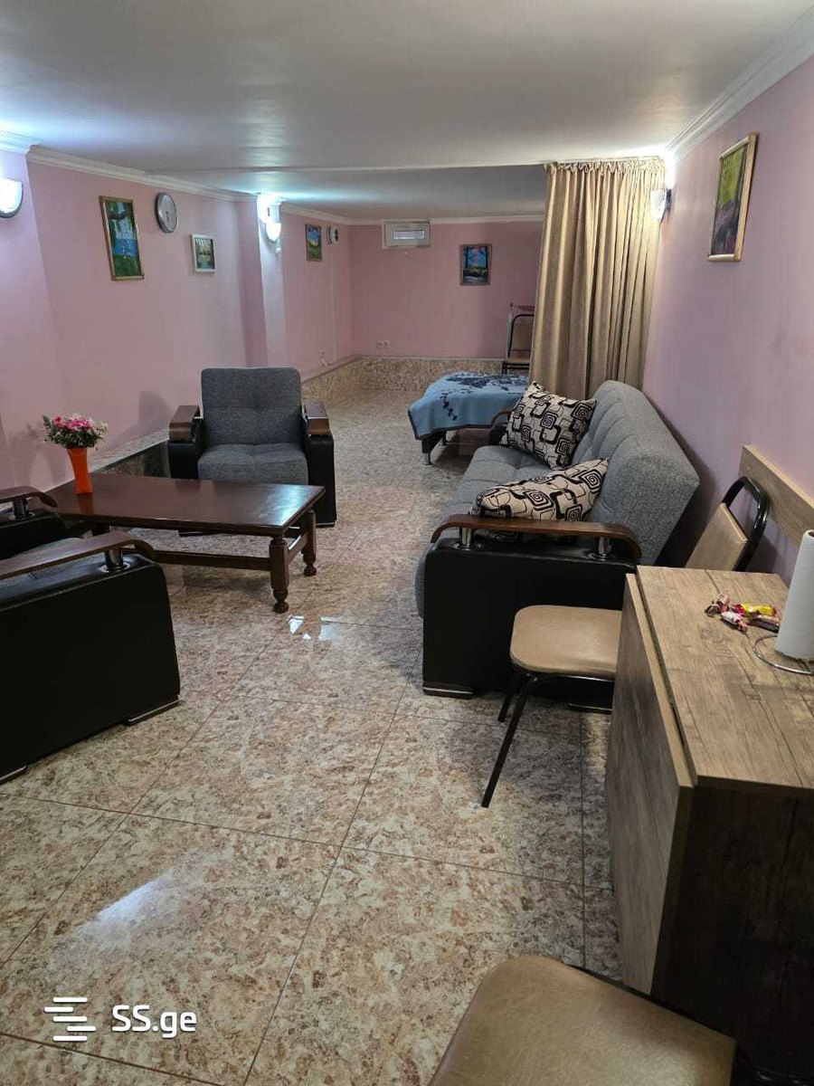 a.wereTlis avenue 0 - 2 rooms