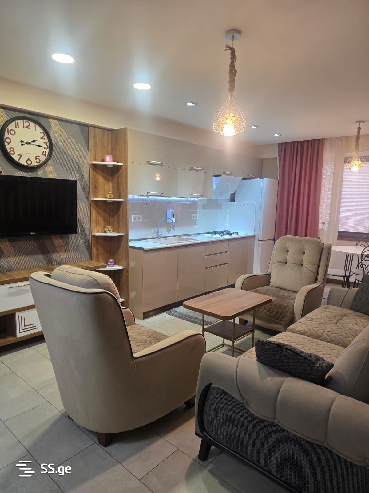 Квартира Beri Gabriel Salosi Ave. 3