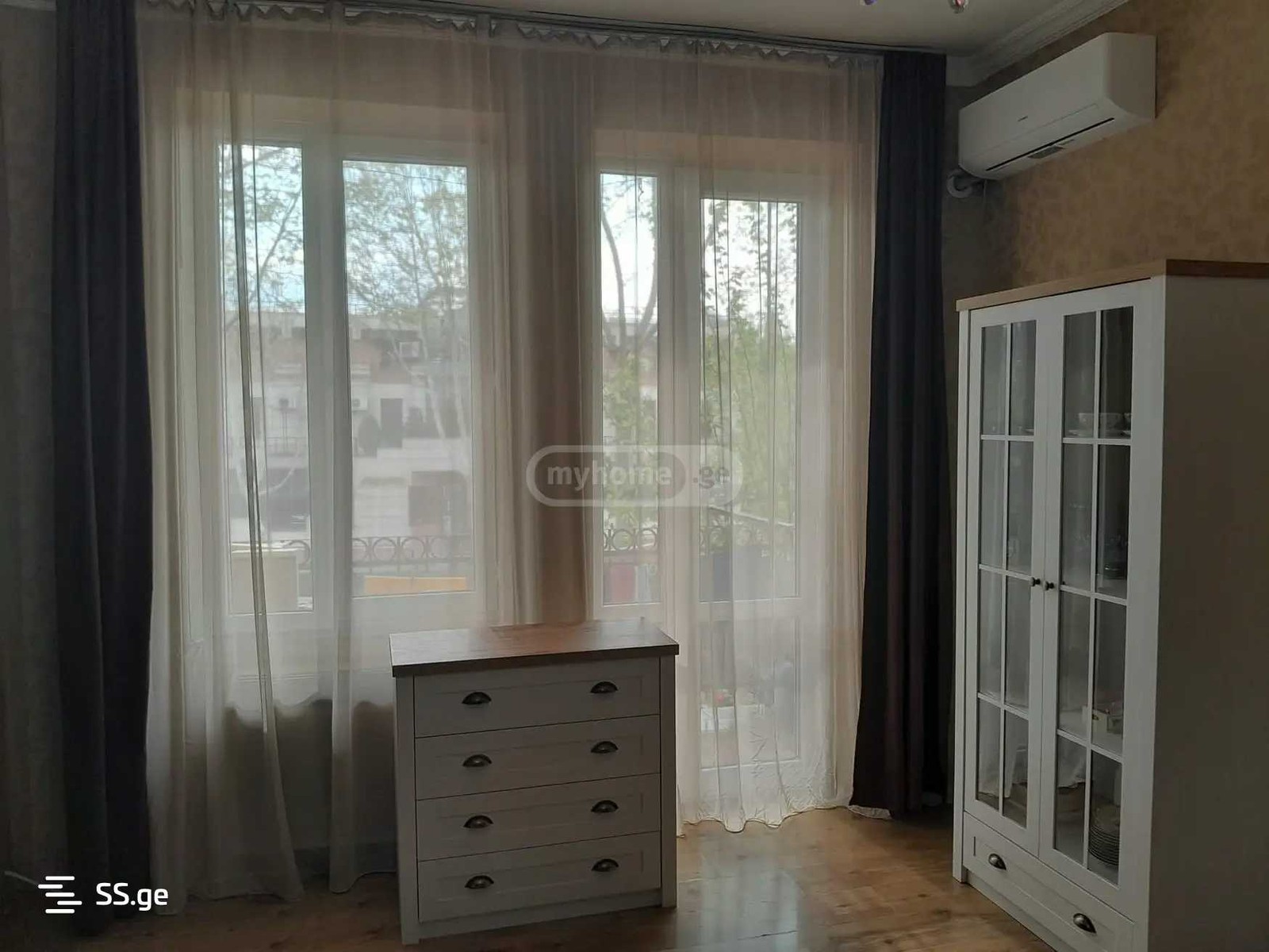 a.wereTlis avenue 69 - 2 rooms