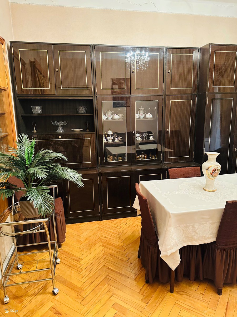 ninoshvili st. 595332299 - 4 rooms